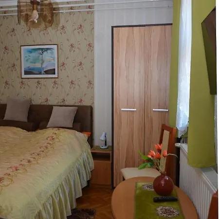 Sunbeam 3-bed In Apartment *